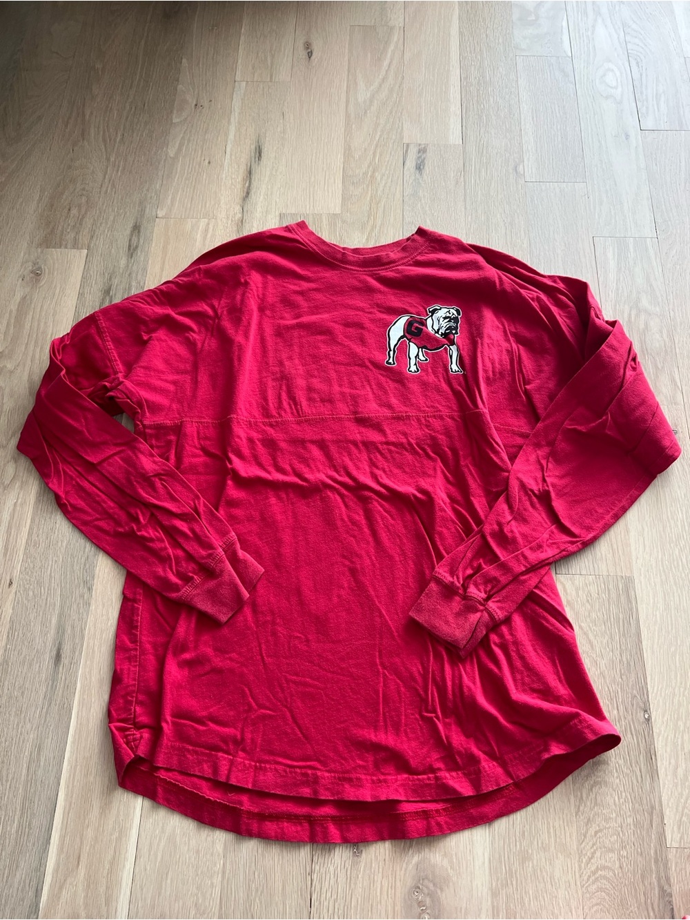 Women’s Red Long-Sleeve Graphic Crewneck Top with Bulldog